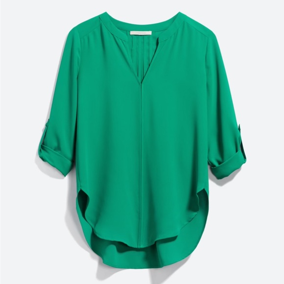 Tops - Stitch fix blouse beautiful green!